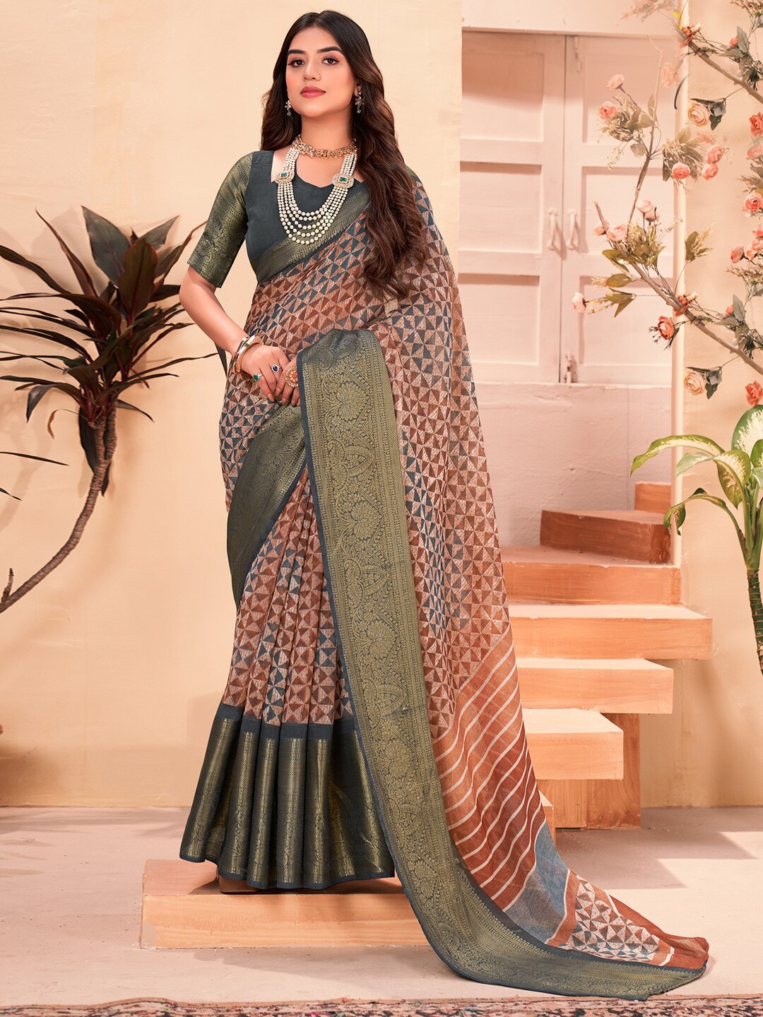 

Saree mall Geometric Printed Zari Sungudi Sarees, Brown