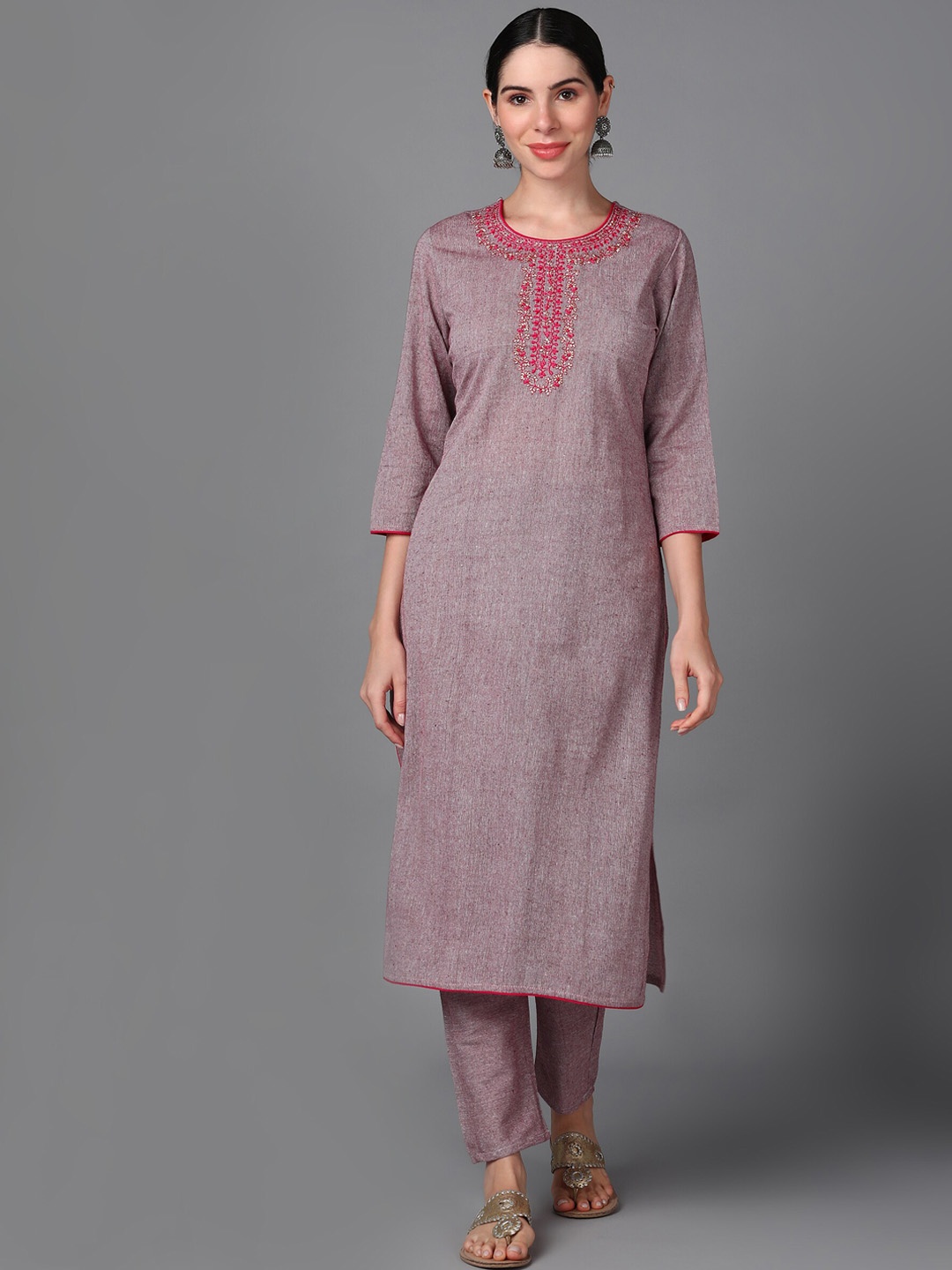 

AAYUMI Floral Yoke Design Regular Thread Work Kurta With Trousers, Maroon
