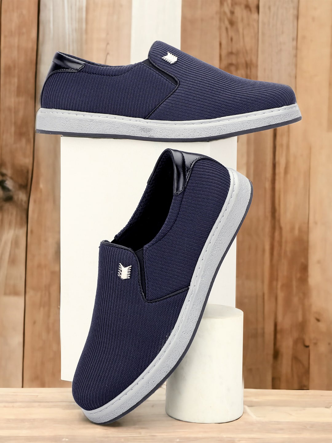 

SHOZANIA Men Textured Leather Lightweight Slip-On Sneakers, Blue