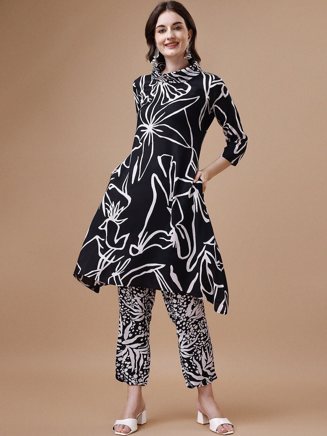 

KALINI Floral Printed High Neck A-Line Kurta With Trousers, Black