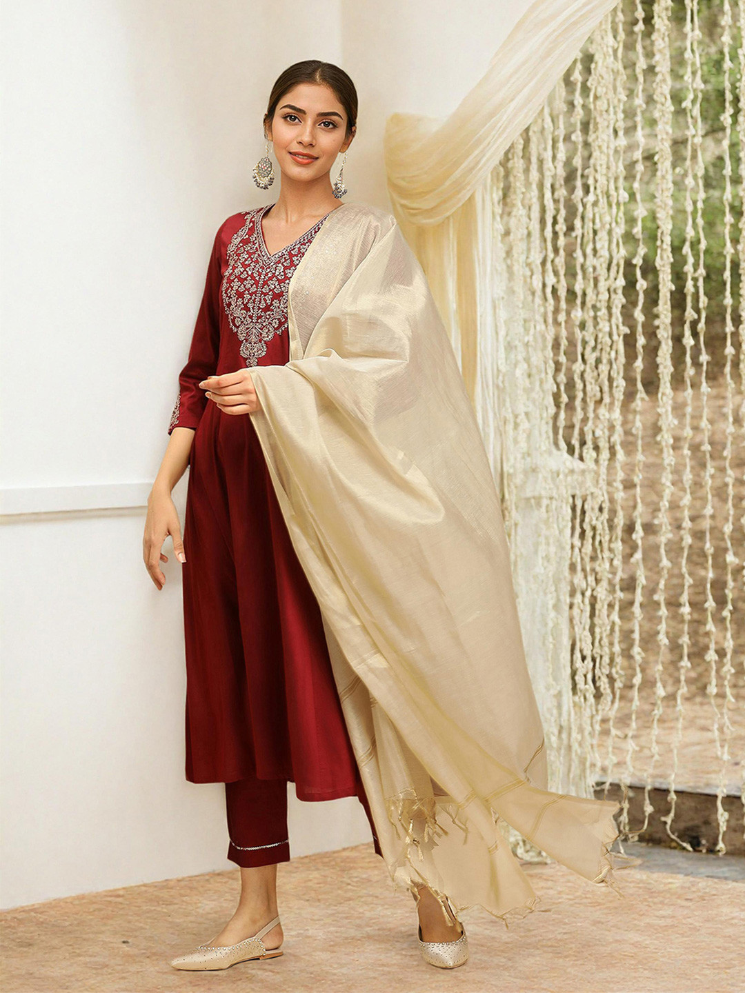

W Festive Solid Rayon Kurta With Slim Pant & Dupatta, Red