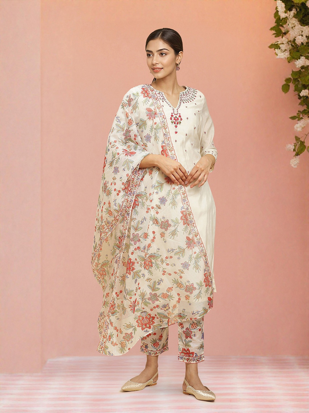 

W Floral Embroidered Regular Kurta With Slim Trousers & Dupatta, Off white