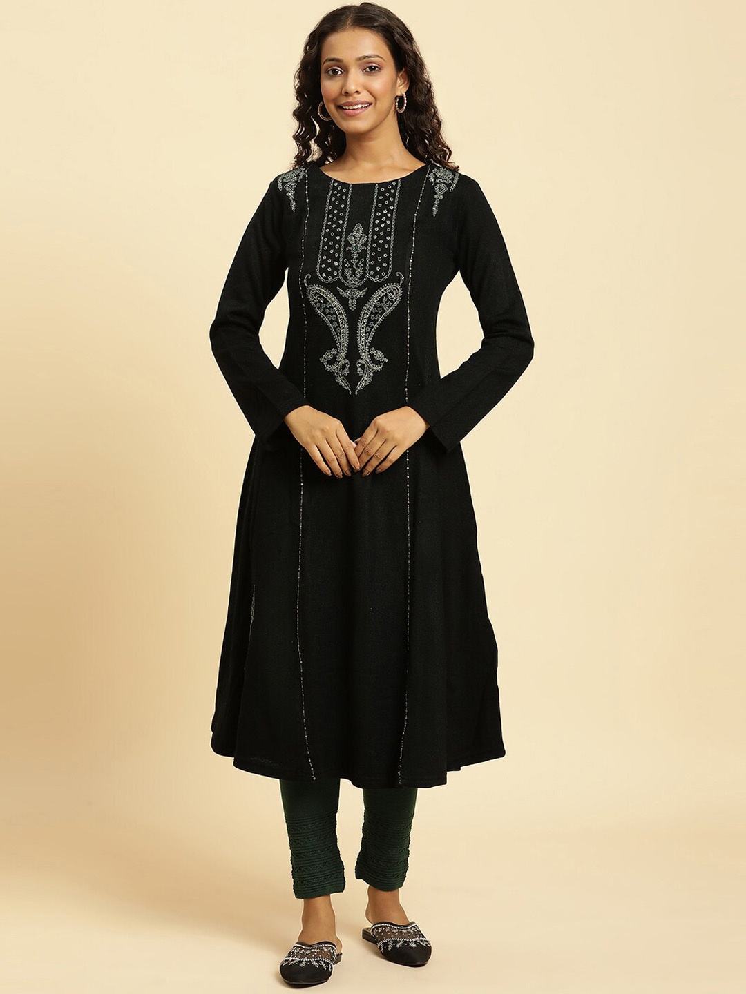 

W Ethnic Motifs Embroidered Regular Thread Work Acrylic Kurta with Trousers, Black