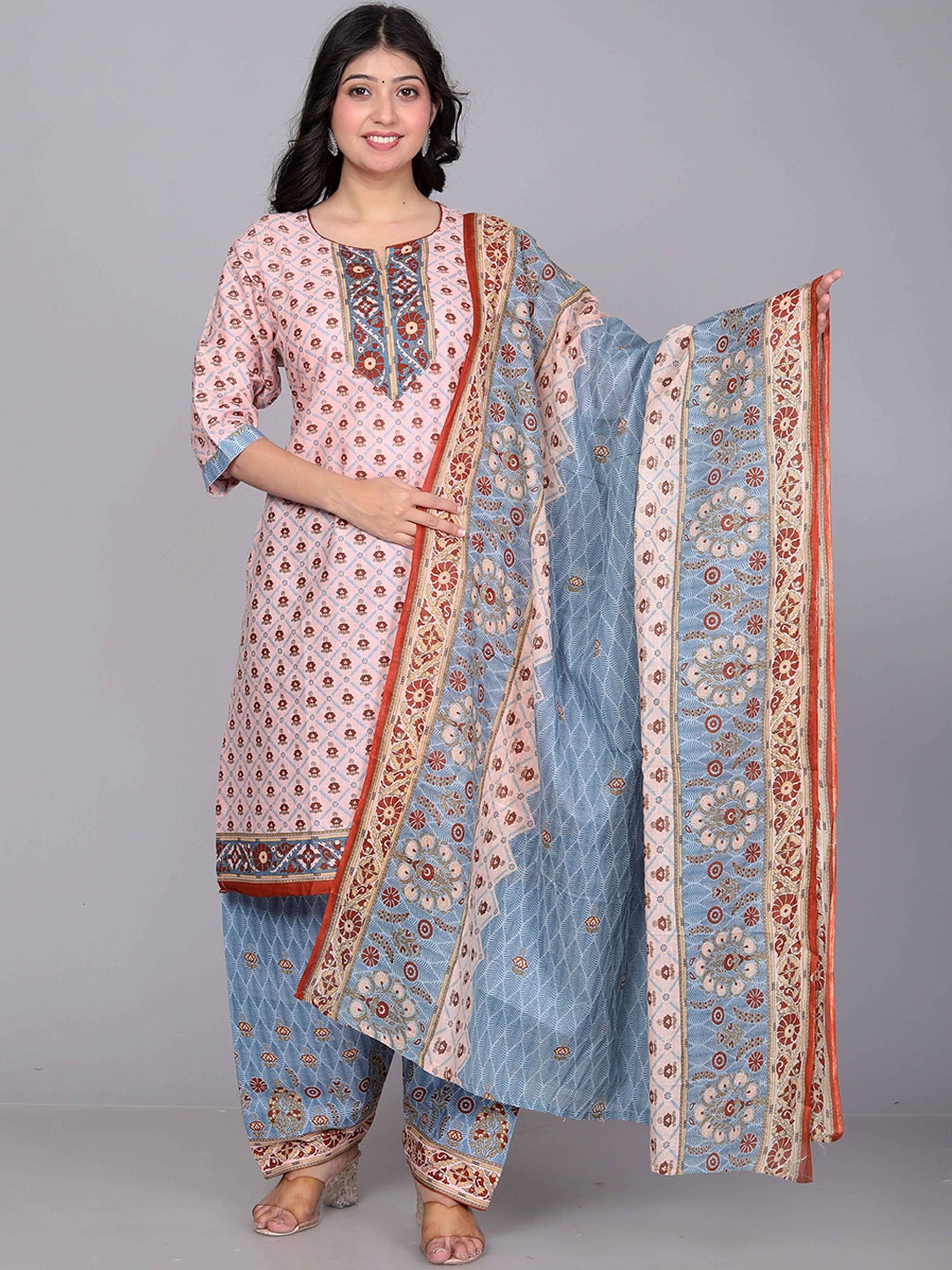 

Jevi Prints Ethnic Motifs Printed Regular Pure Cotton Kurta With Patiala & Dupatta, Beige