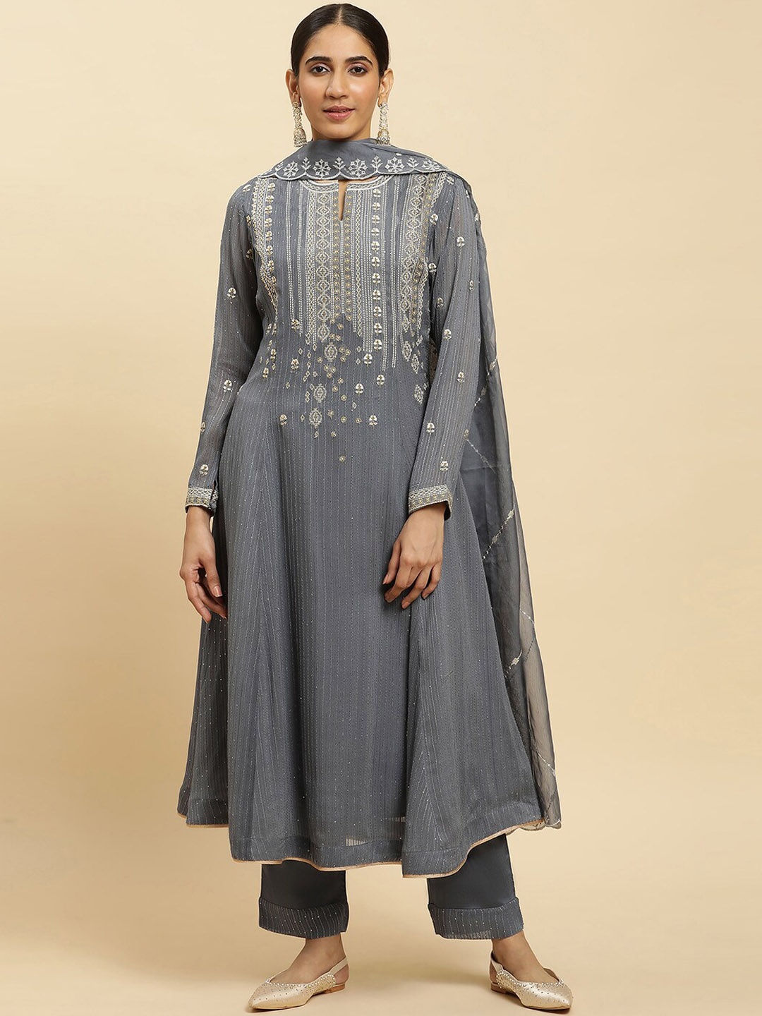 

WISHFUL Floral Embroidered Regular Kurta & Trousers With Dupatta, Grey
