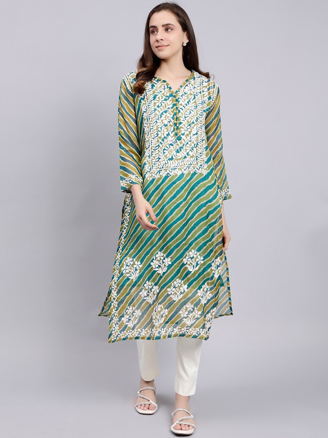 

Seva Chikan Ethnic Motifs Embroidered Chikankari Kurta With Trouser, Green