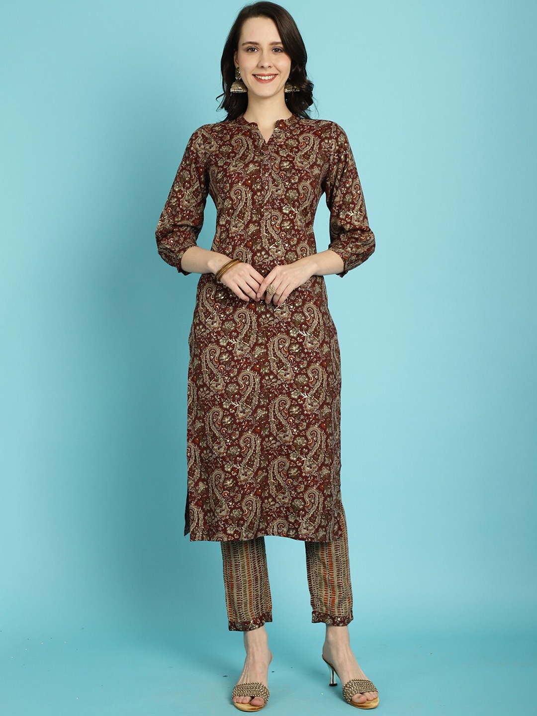 

Rajnandini Paisley Printed Regular Kurta with Trousers, Maroon