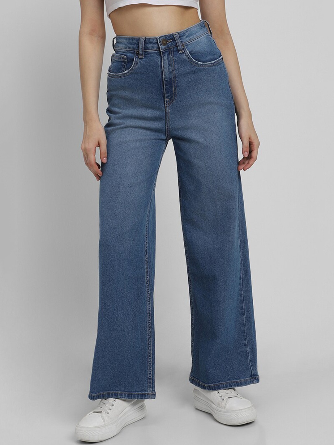 

FOREVER 21 Women Mid Rise Heavy Fade Flared Jeans, Blue