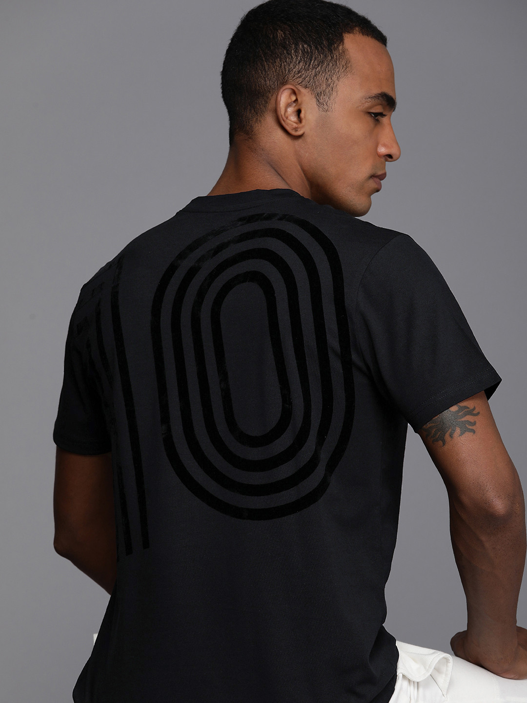 

HRX by Hrithik Roshan Men Self Design Oversized T-shirt, Black