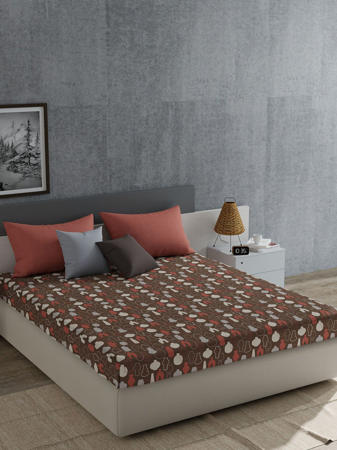

MYTRIDENT Everyday Rust & Grey Geometric Cotton 120 TC Queen Bedsheet with 2 Pillow Covers
