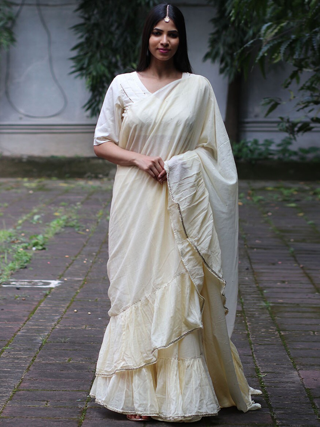 

Chidiyaa Sequinned Ready to Wear Ruffled Saree, Cream