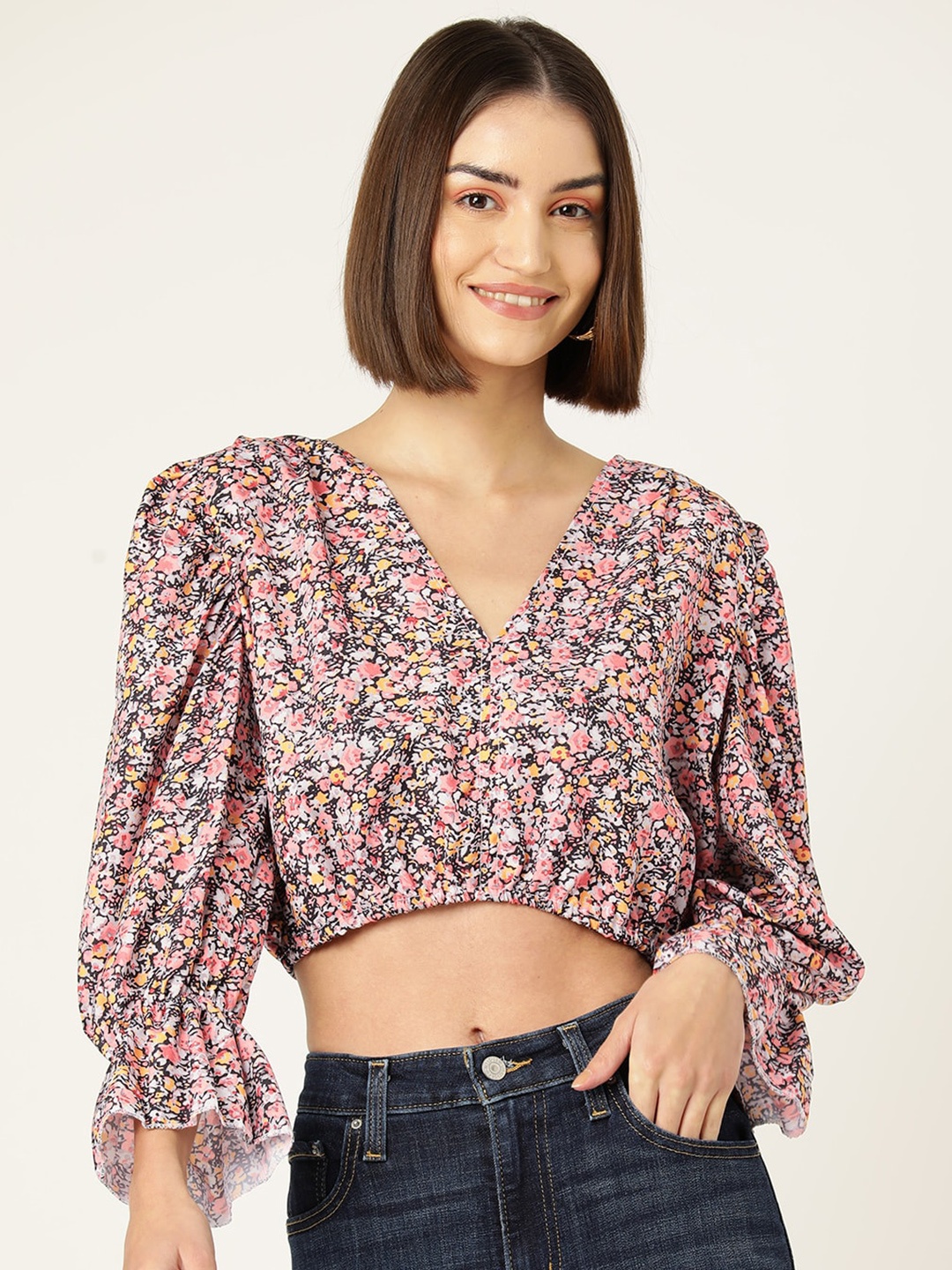 

Sleek Italia Floral Printed Bell Sleeves Regular Crop Top, Grey