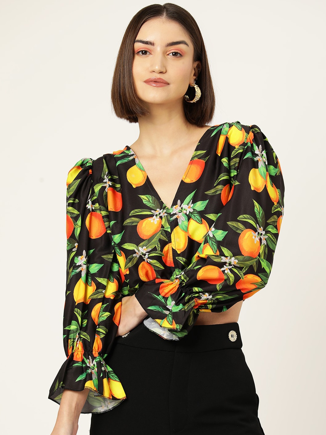 

Sleek Italia Conversational Printed Puff Sleeves Regular Crop Top, Black