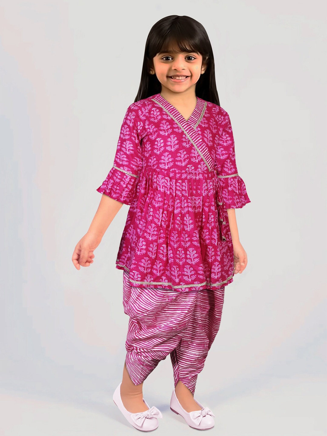 

Toonyport Girls Floral Printed V-Neck Angrakha Gotta Patti Cotton Kurta With Dhoti Pants, Pink