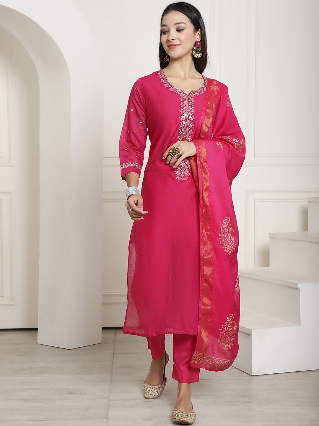

Aawari Ethnic Motifs Yoke Design Sequinned Chanderi Silk Straight Kurta Set, Pink
