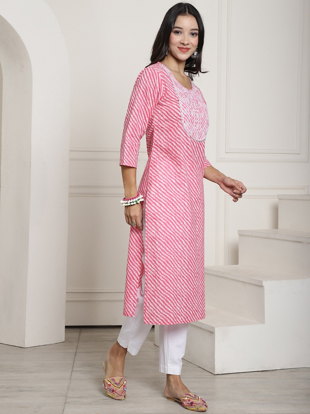 

Aawari Leheriya Printed Gotta Patti & Sequinned Pure Cotton Straight Kurta, Pink