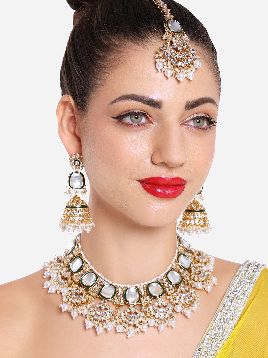 

Zaveri Pearls Gold-Plated Kundan Studded Jewellery Set
