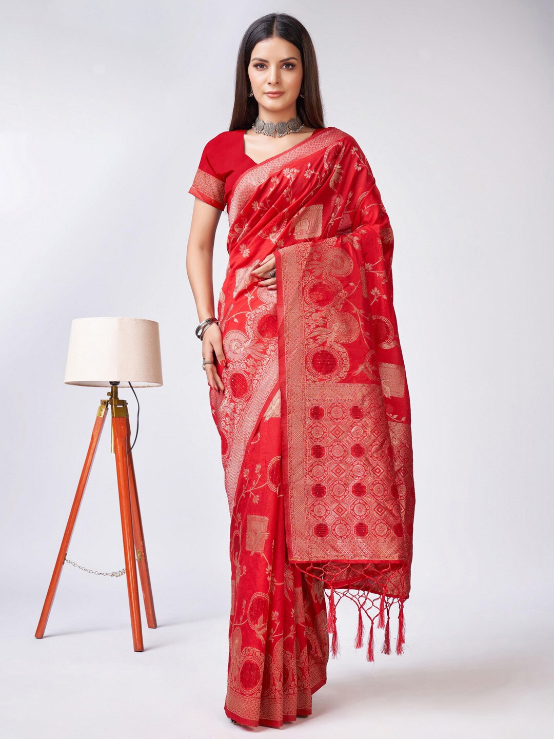 

Mitera Red & Gold-Toned Ethnic Motifs Zari Organza Saree