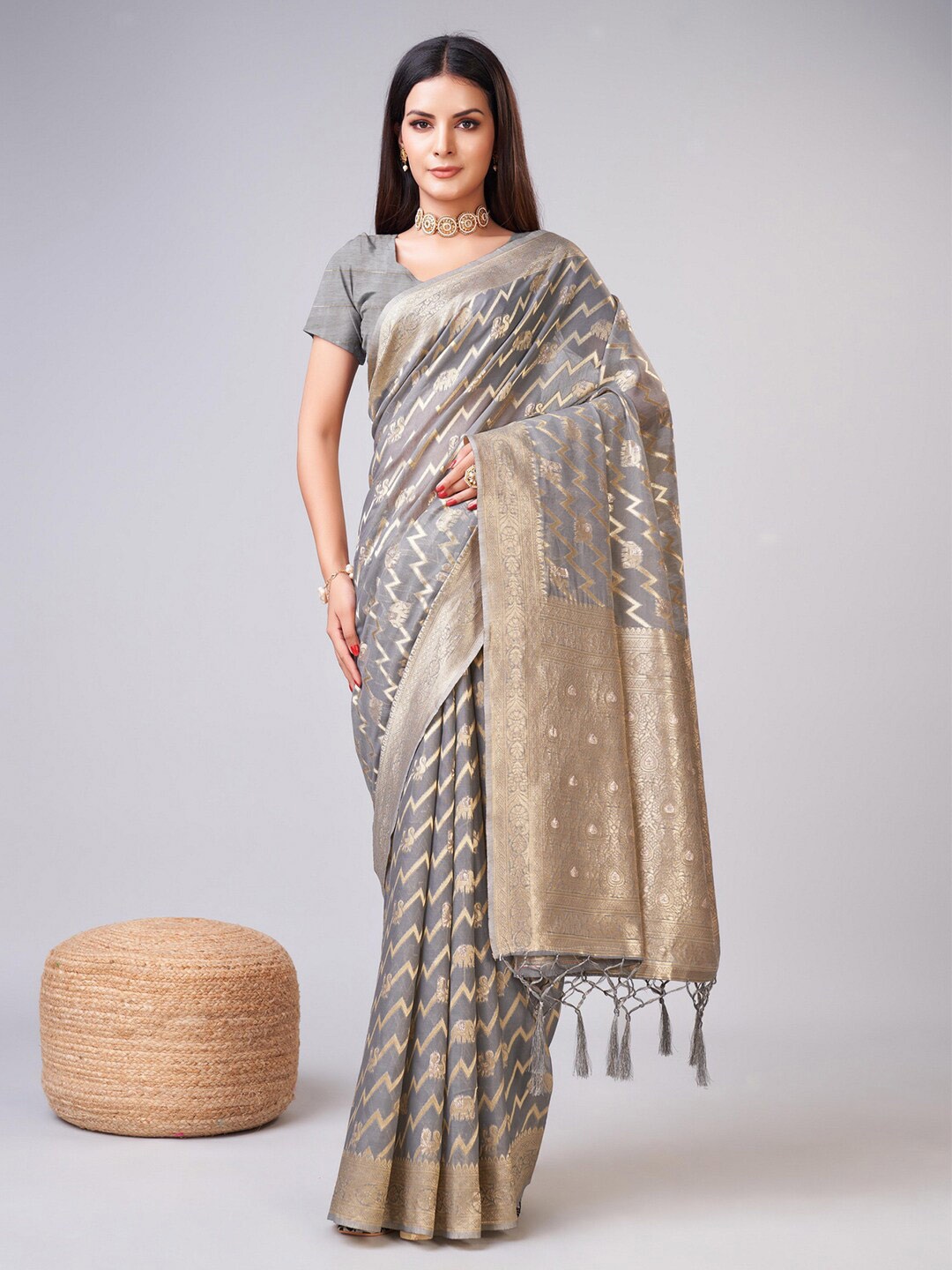 

Mitera Grey & Gold-Toned Ethnic Motifs Woven Design Zari Saree