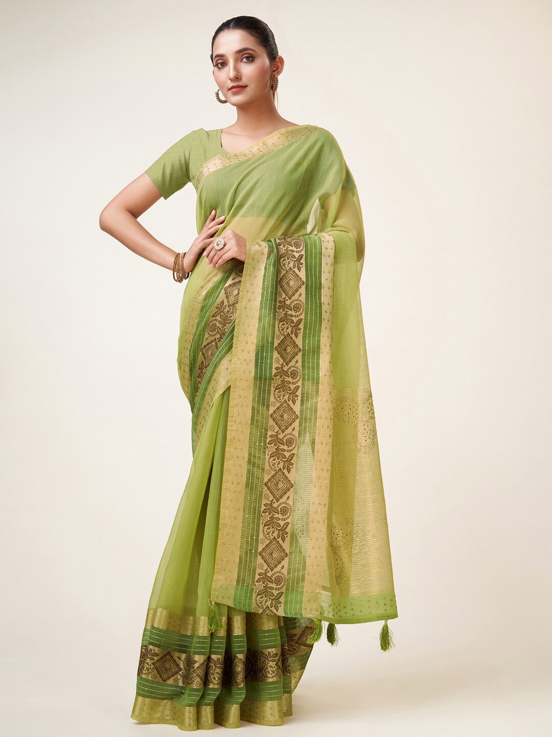 

Mitera Green & Gold-Toned Woven Design Zari Organza Saree