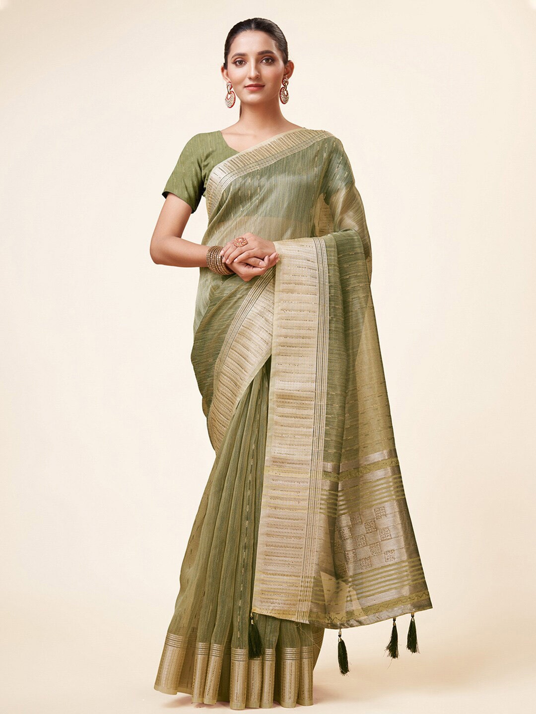 

Mitera Green & Gold-Toned Woven Design Zari Organza Saree