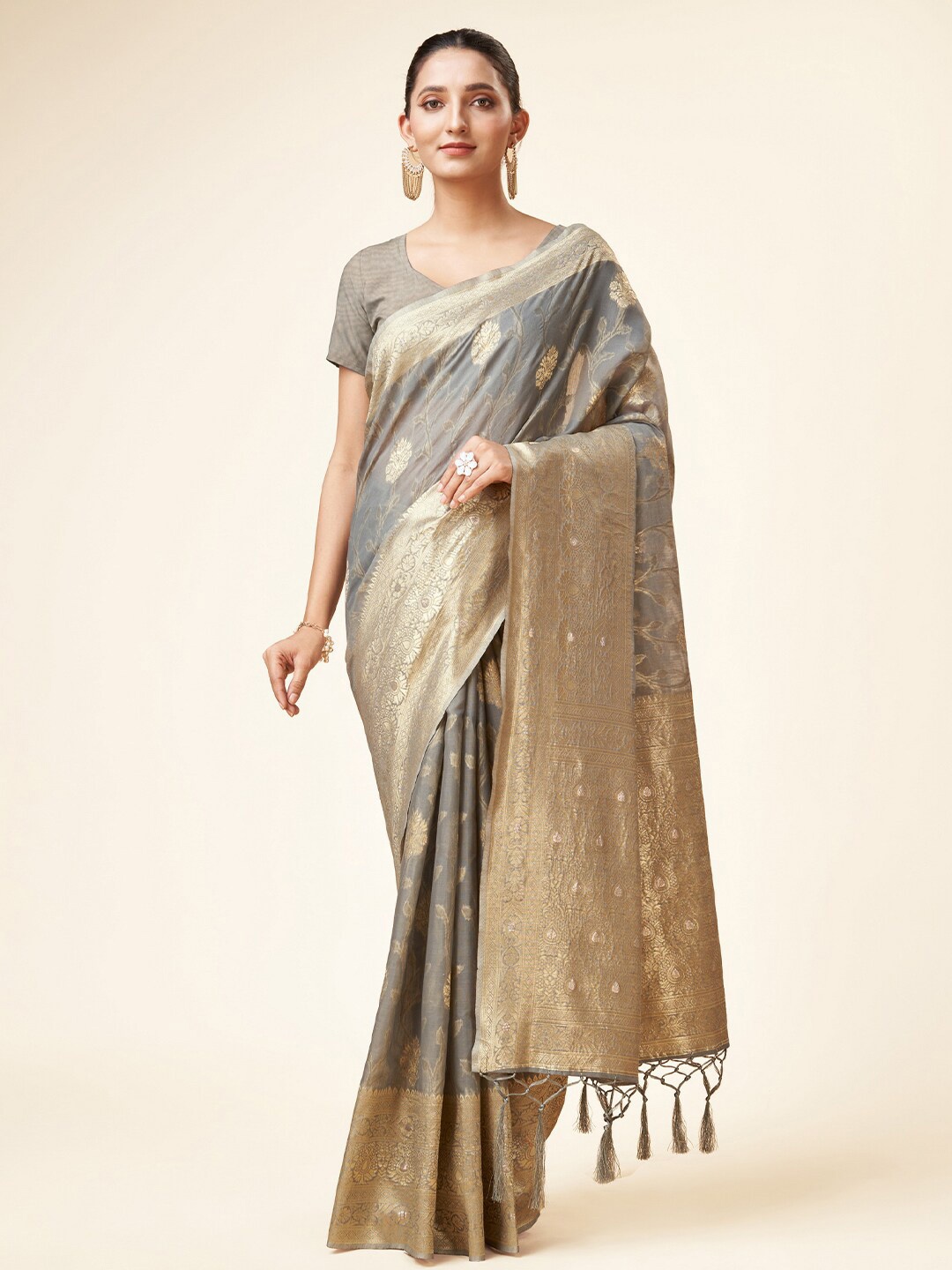 

Mitera Grey & Gold-Toned Woven Design Zari Organza Saree