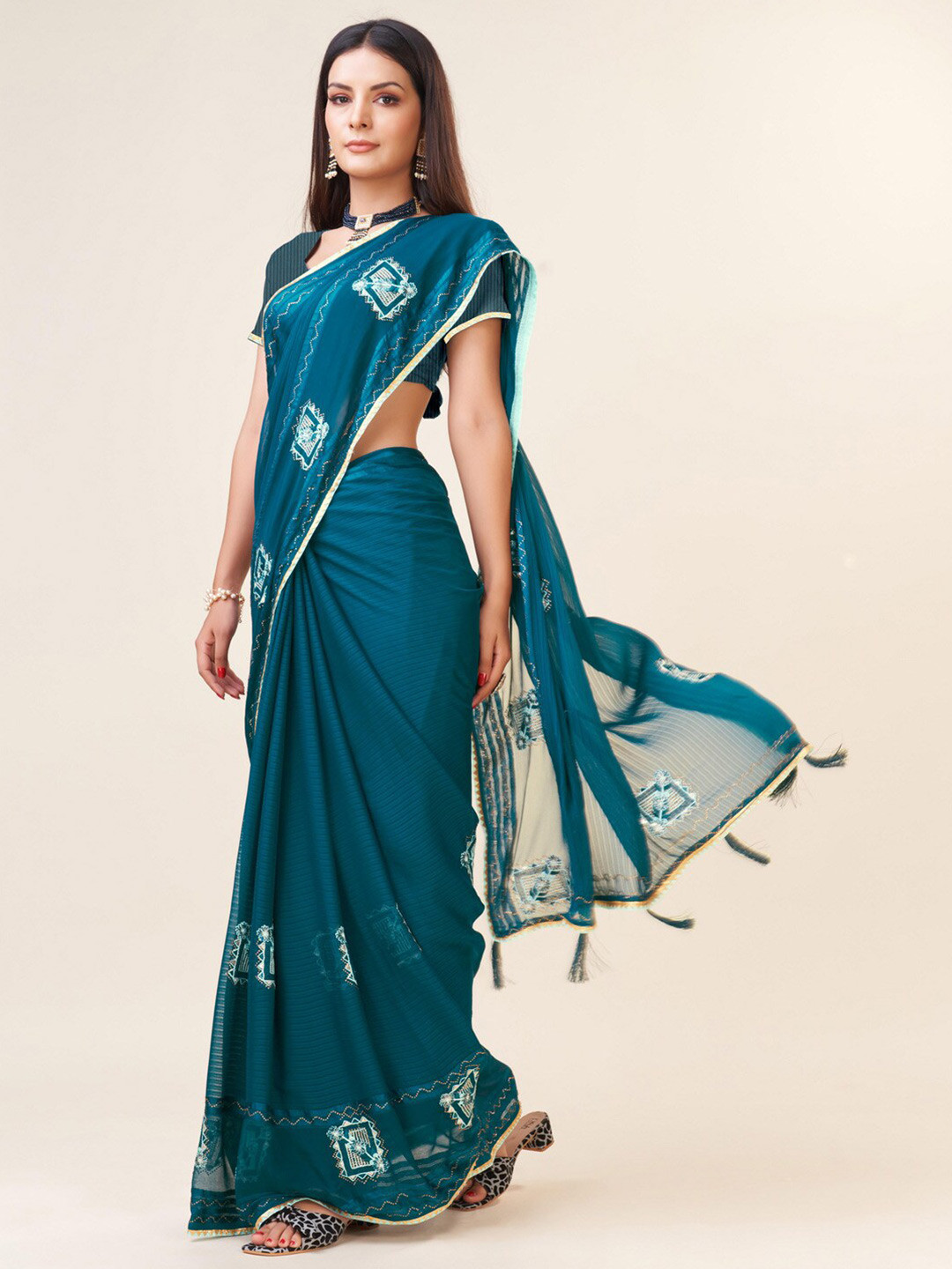 

Mitera Floral Embroidered Pure Georgette Saree, Turquoise blue