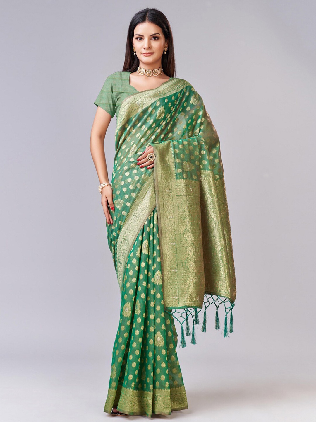 

Mitera Ethnic Motifs Woven Design Zari Saree, Green