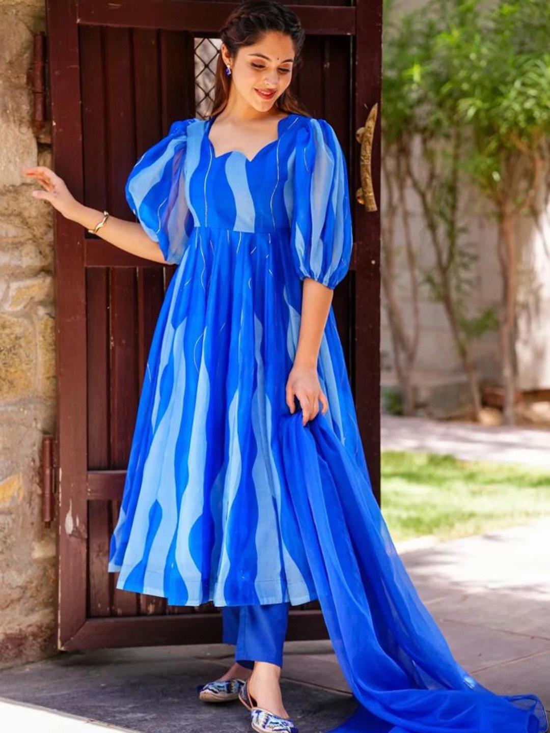 

BAESD Abstract Printed Regular Organza Kurta With Trousers & Dupatta, Blue