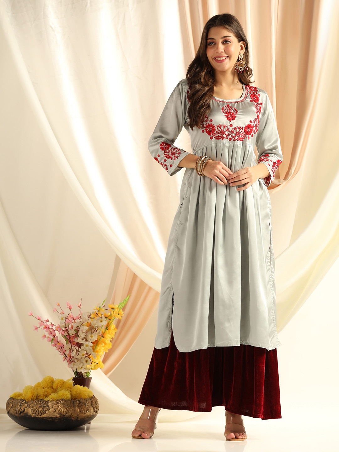 

SHADES OF FAASHION Floral Yoke Design Chikankari Kurta, Grey