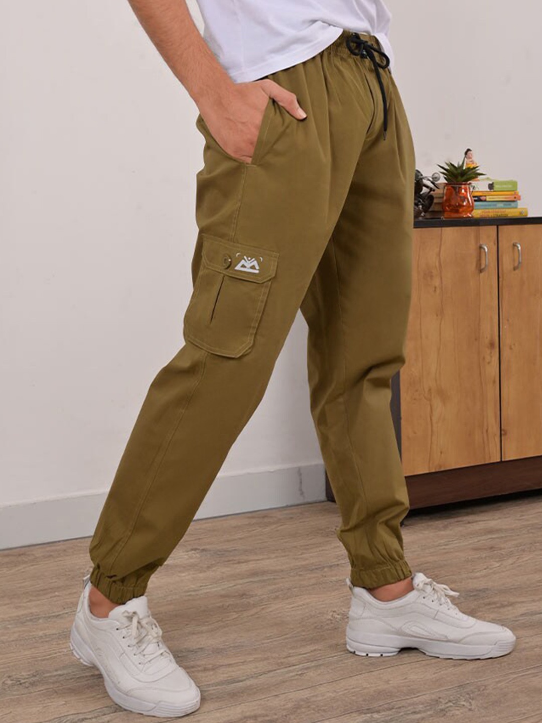 

Beyoung Men Mid-Rise Pure Cotton Joggers, Brown