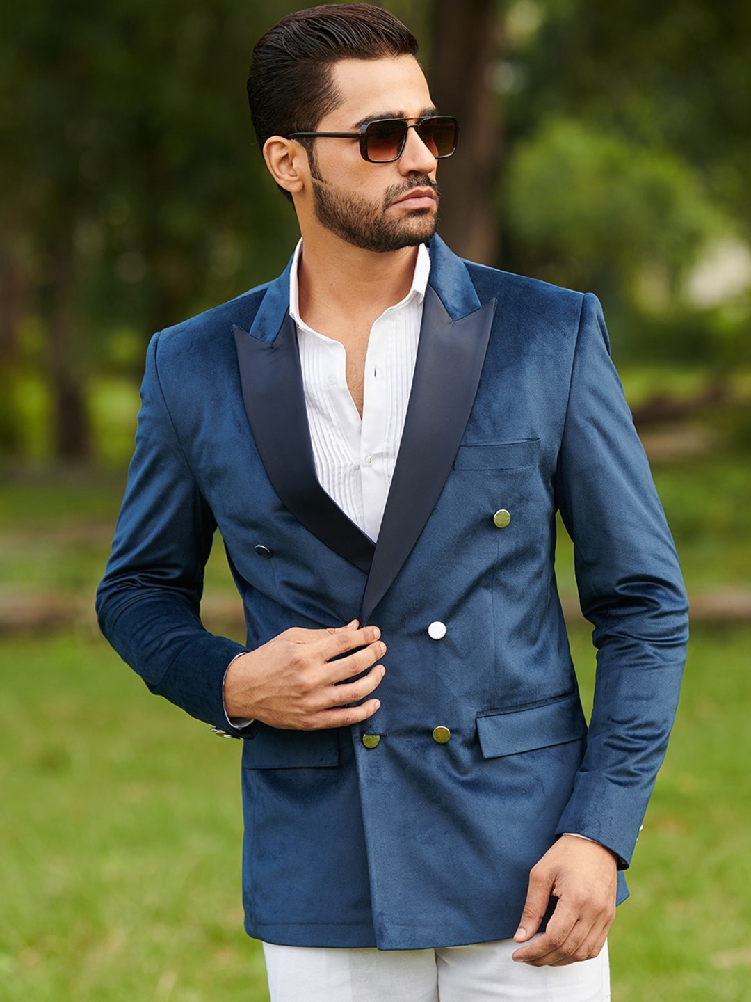 

MR BUTTON Velvet Double-Breasted Slim-Fit Blazer, Blue