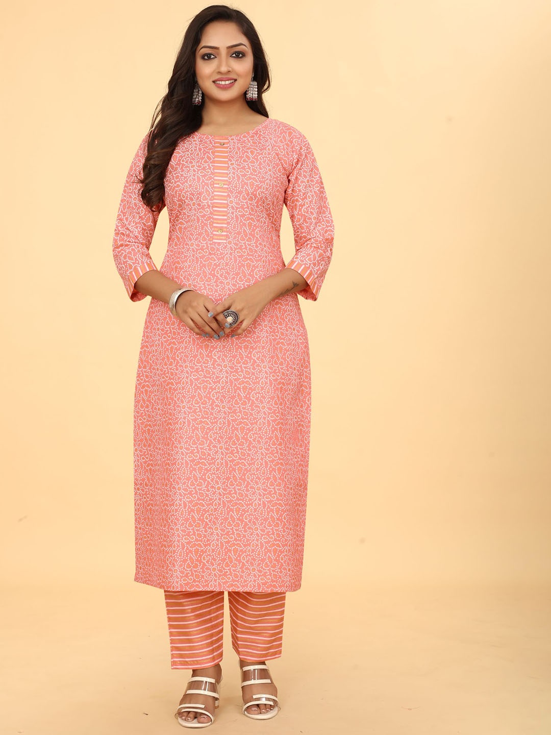 

KALINI Bandhani Printed Straight Kurta With Trousers, Peach