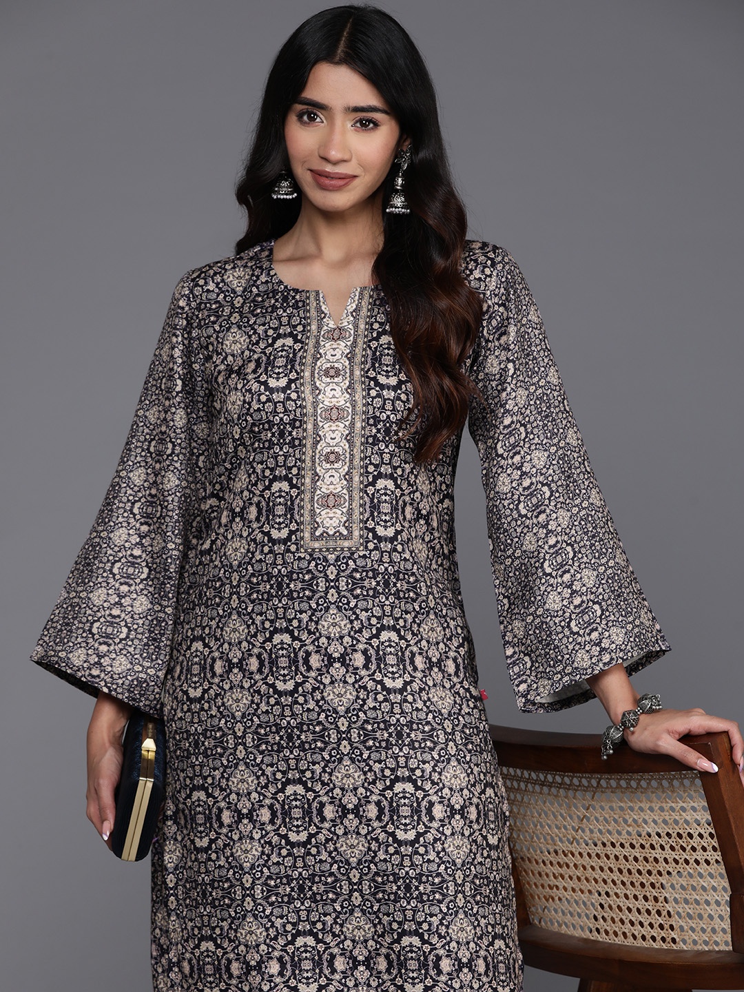 

Varanga Women Ethnic Motifs Printed Flared Sleeves Woollen Kurta, Navy blue