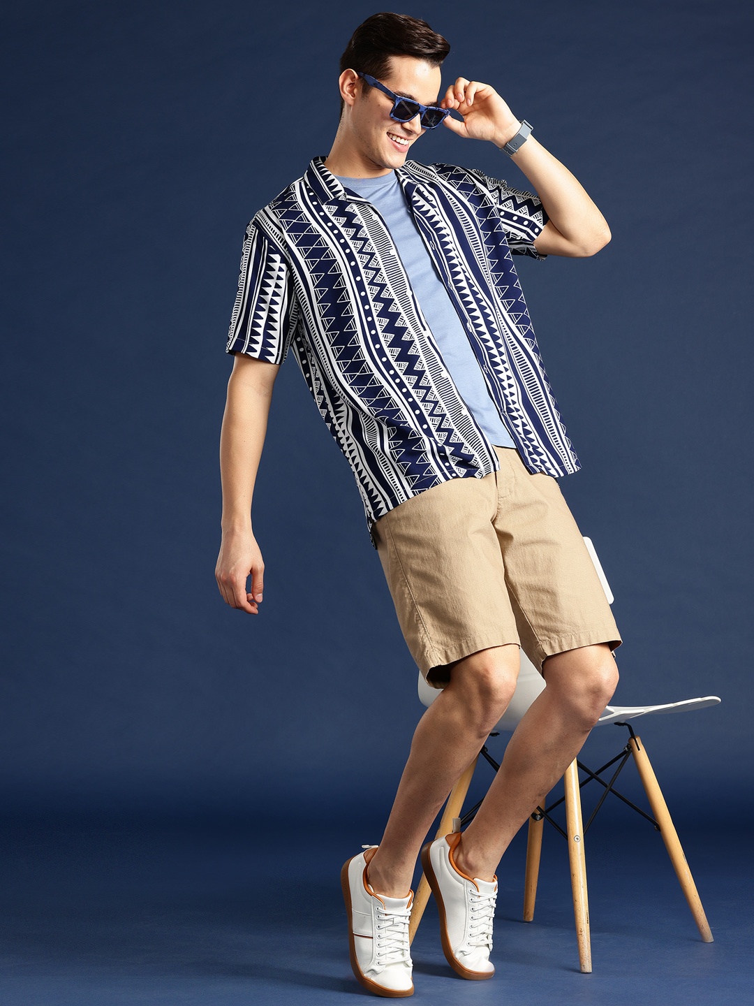 

Mast & Harbour Men Geometric Printed Cuban Collar Casual Shirt, Navy blue
