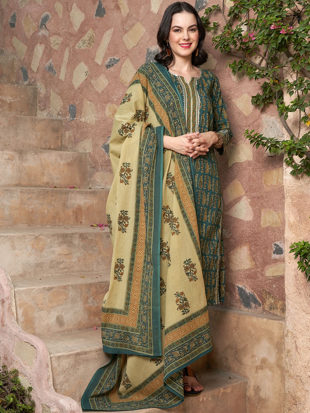 

Sangria Ethnic Motifs Printed Pure Cotton Kurta with Trousers, Olive