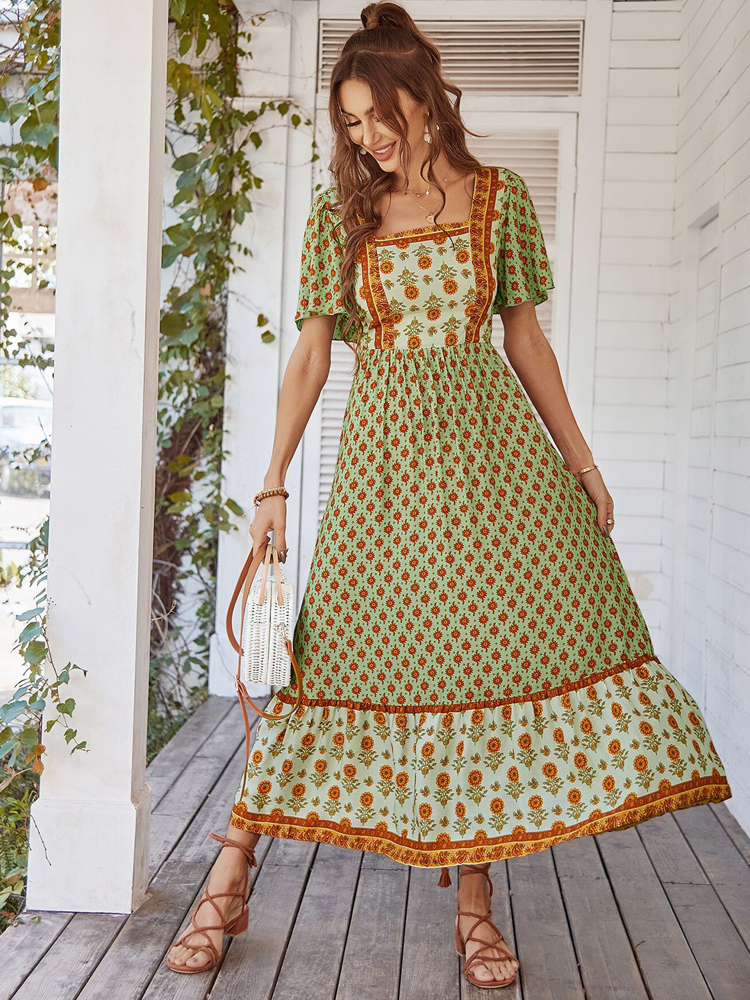 

StyleCast Green Ethnic Motifs Printed Square Neck Flared Sleeves A-Line Dress