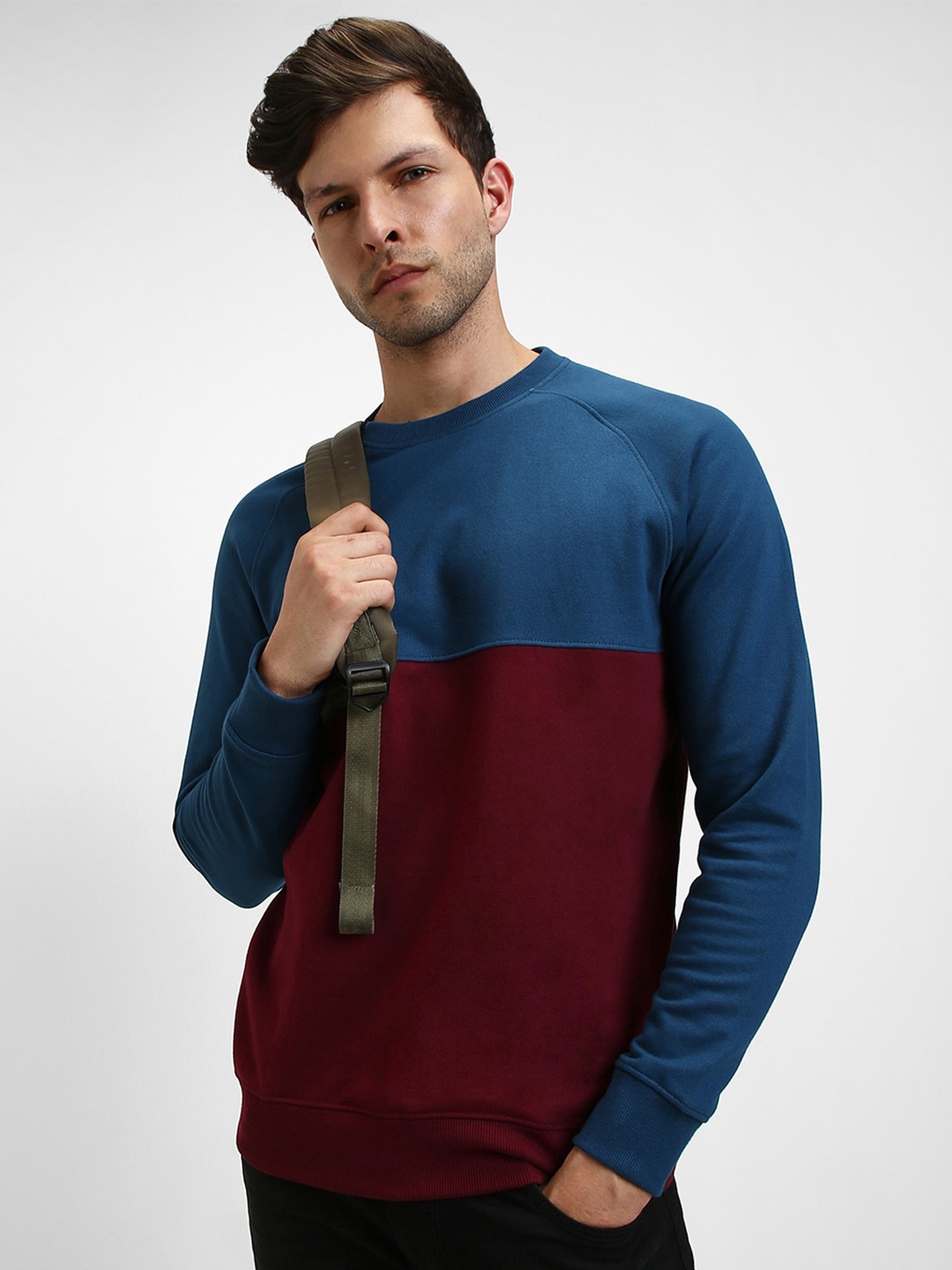 

Dennis Lingo Colourblocked Round Neck Long Sleeves Pullover Sweatshirt, Blue