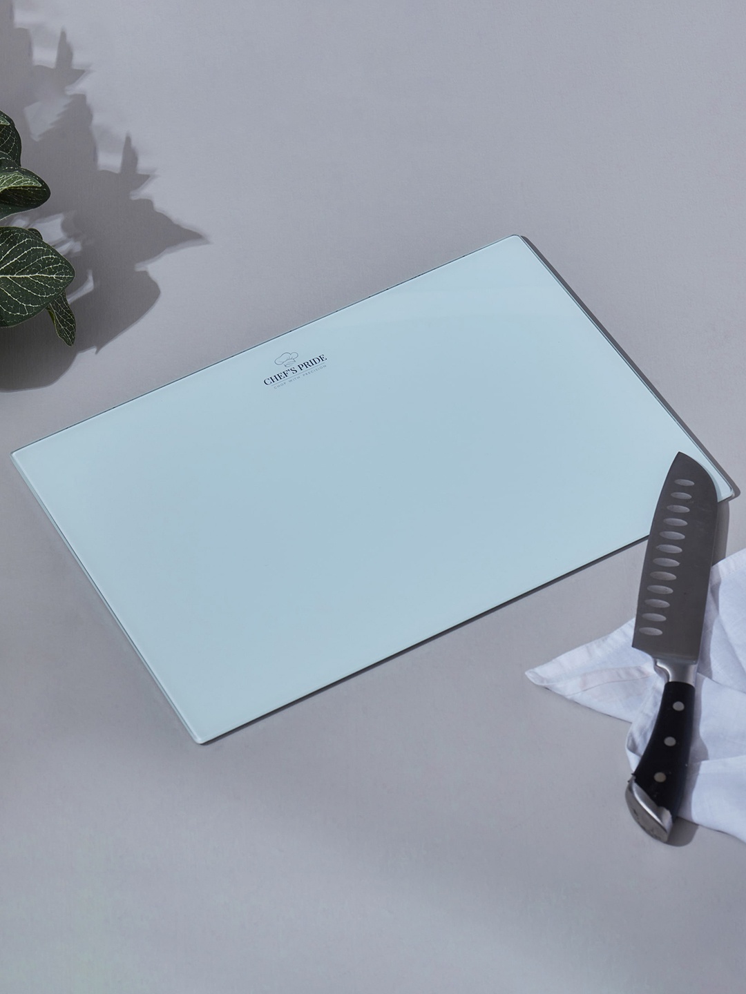 

Home Centre Chef's Pride White Glass Chopping Board