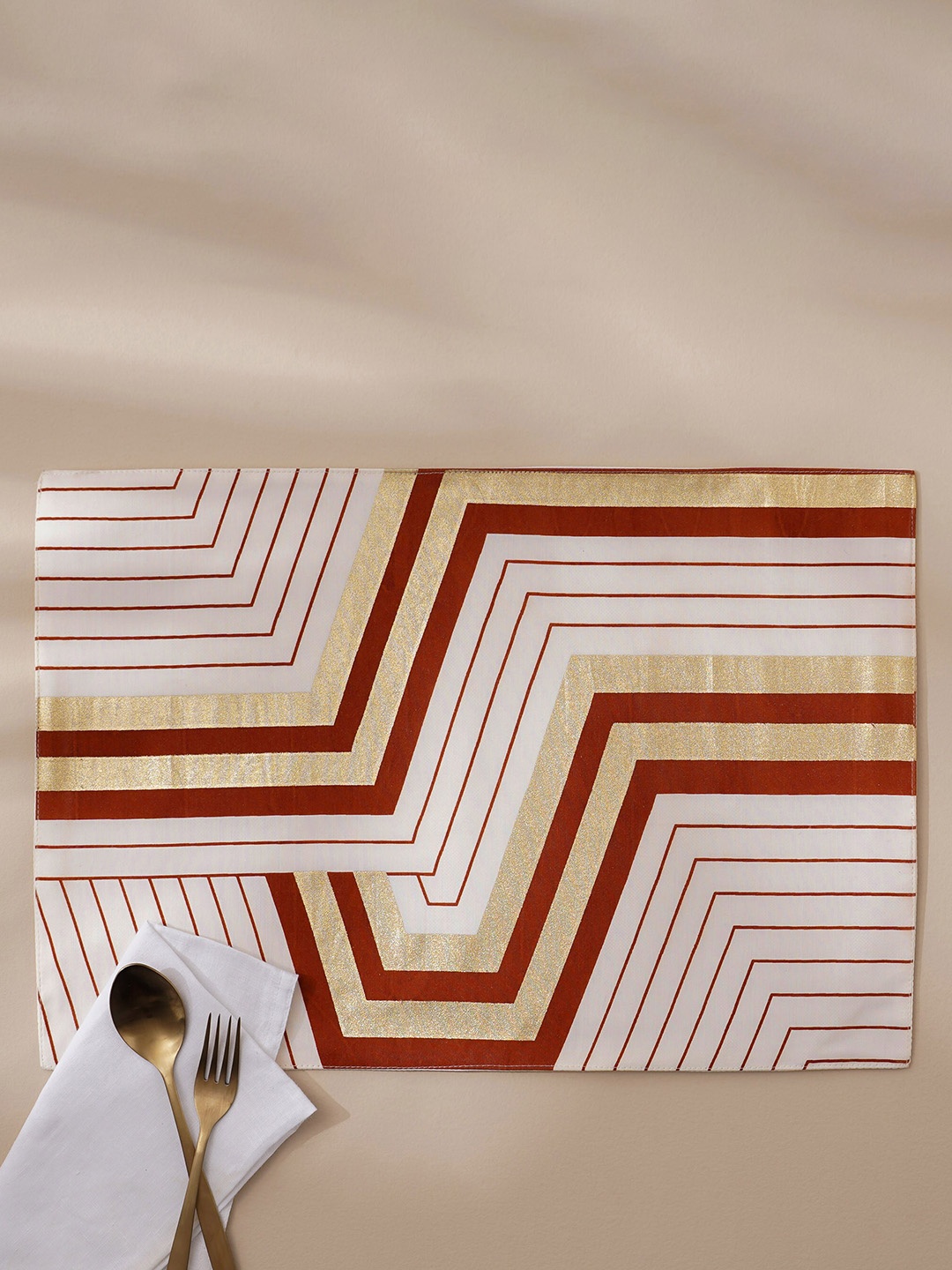 

Home Centre Corsica White & Brown Geometric Rectangular Table Placemat