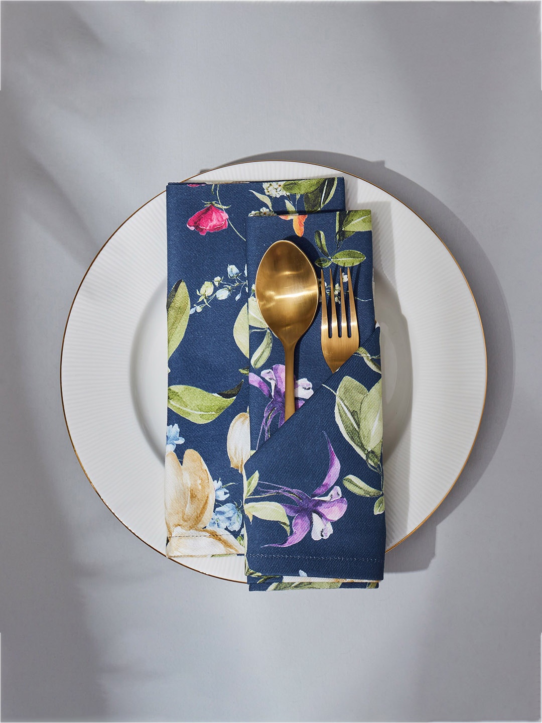 

Home Centre Blue Drake 2 Pieces Cotton Floral Print Napkins