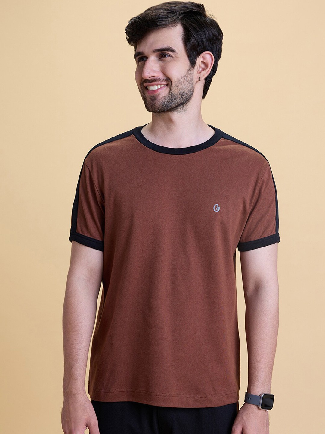 

Gloot Drop-Shoulder Sleeves Cotton T-shirt, Brown