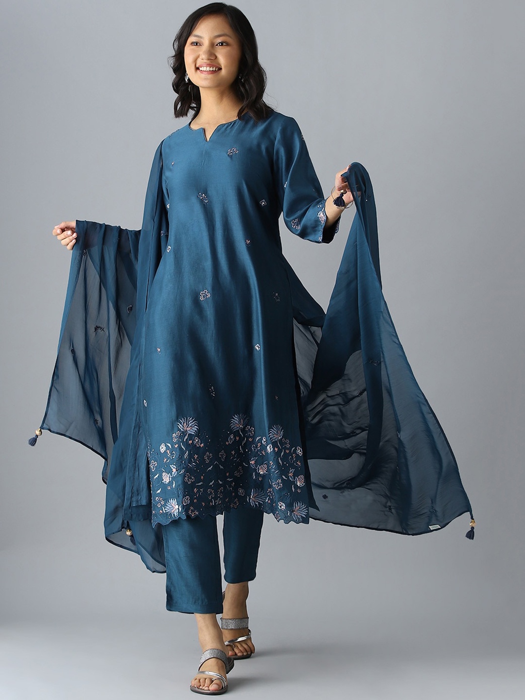 

Taneira Floral Embroidered Regular Sequined Kurta With Trousers & Dupatta, Blue