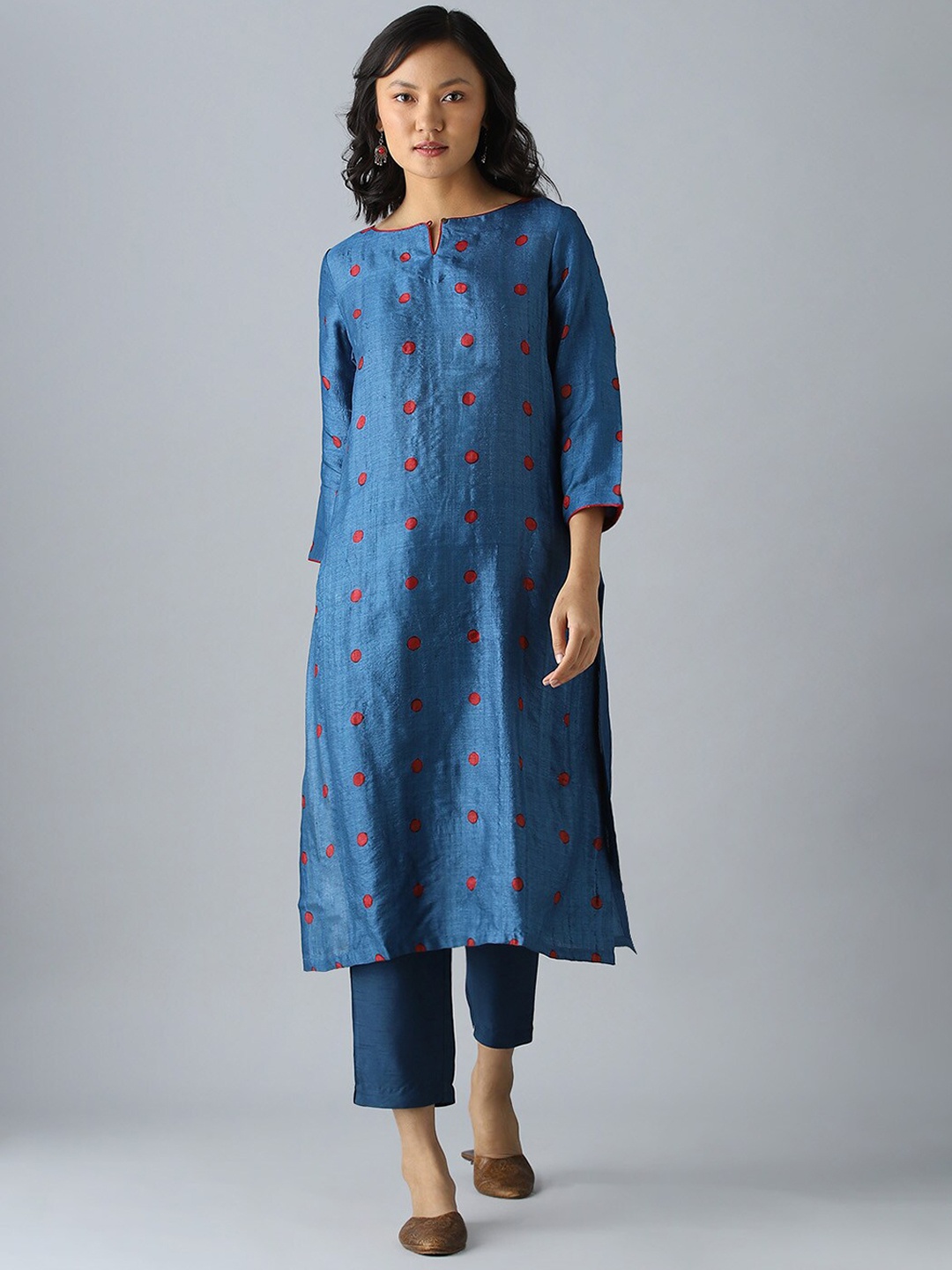 

Taneira Geometric Printed Tussar Silk Keyhole Neck Kurta with Trousers, Blue