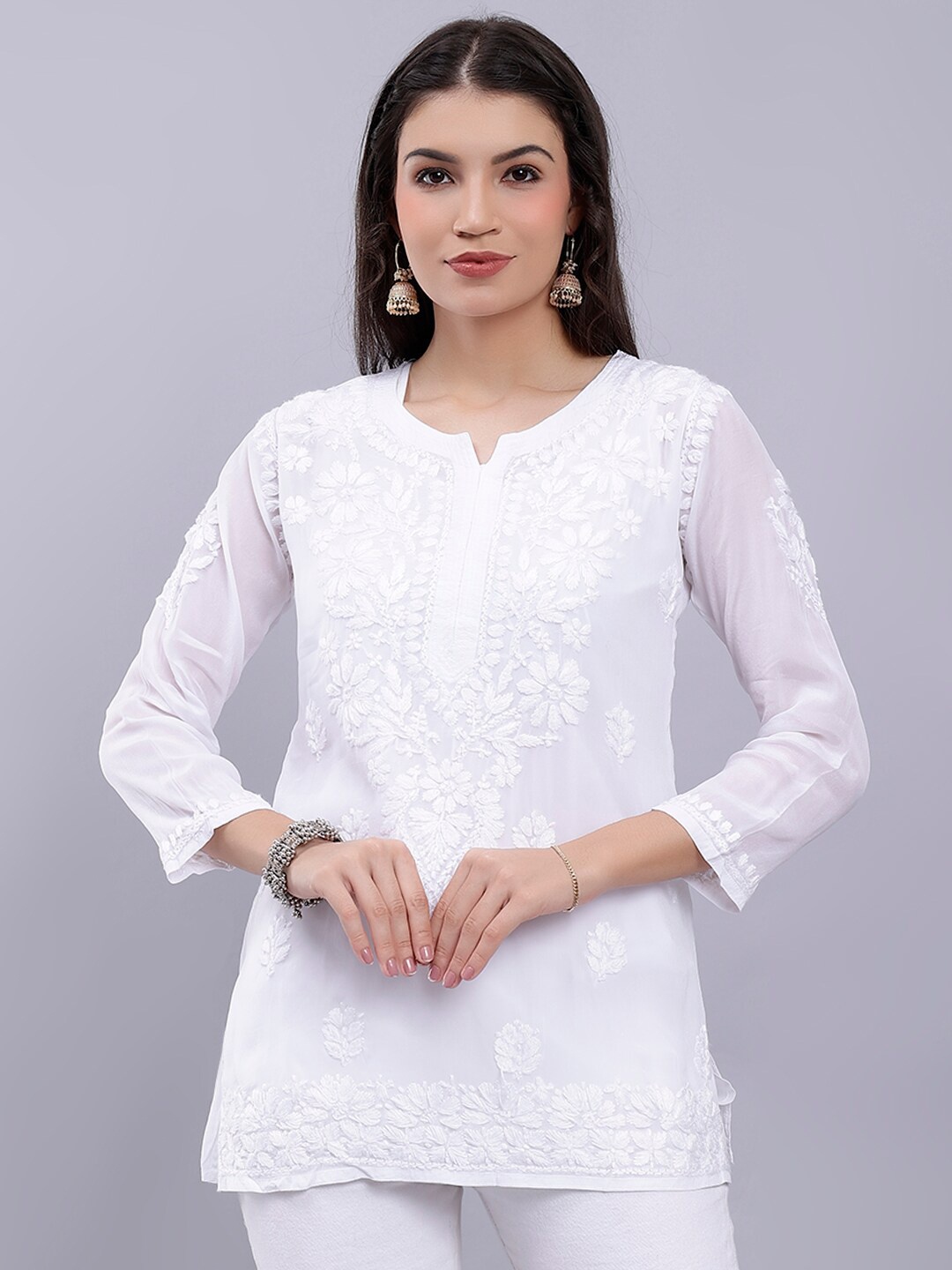 

Seva Chikan Floral Embroidered Chikankari Straight Kurti, White