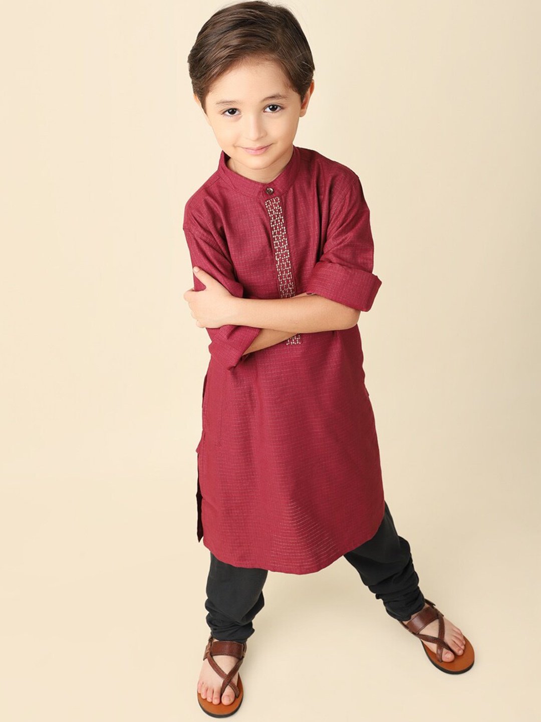 

Fabindia Boys Geometric Woven Design Straight Kurta, Maroon