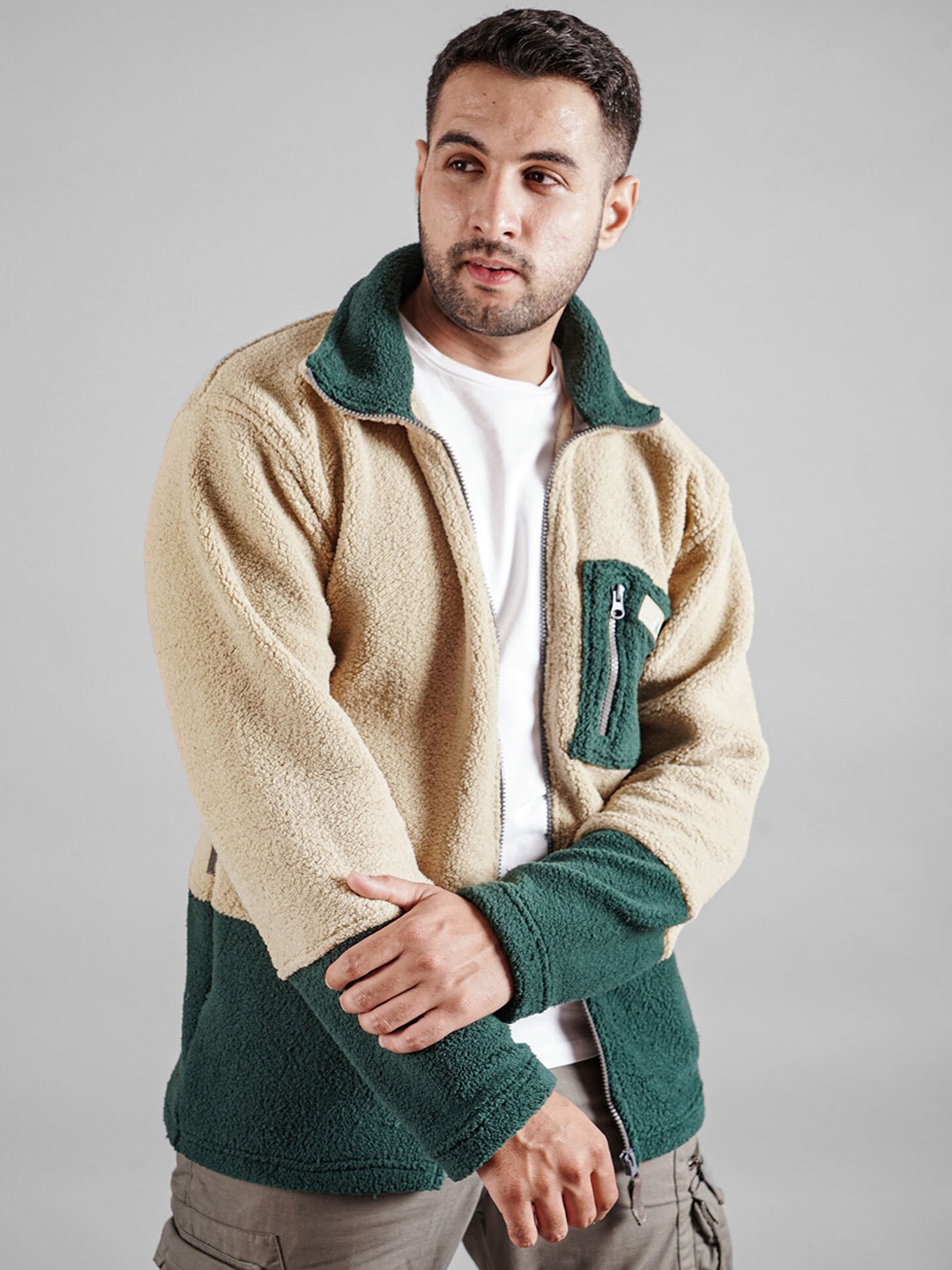 

BOMBAY TROOPER Colourblocked Insulator Spread Collar Tailored Jacket, Green