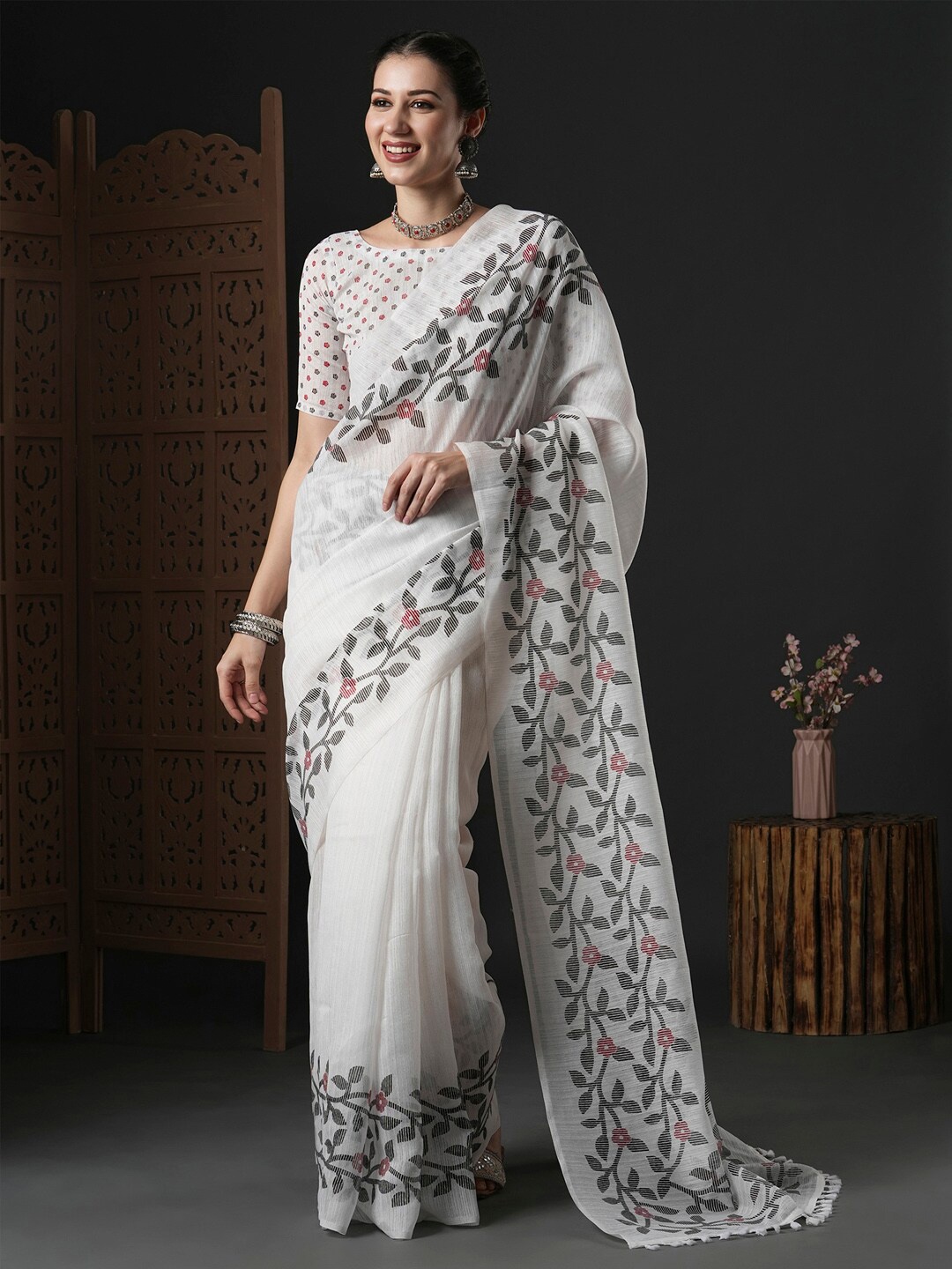 

Anouk Floral Printed Block Print Saree, White
