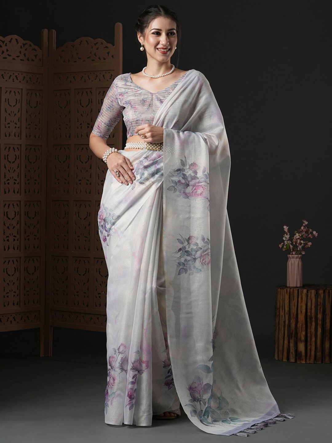 

Anouk Floral Printed Sequinned Organza Saree, White