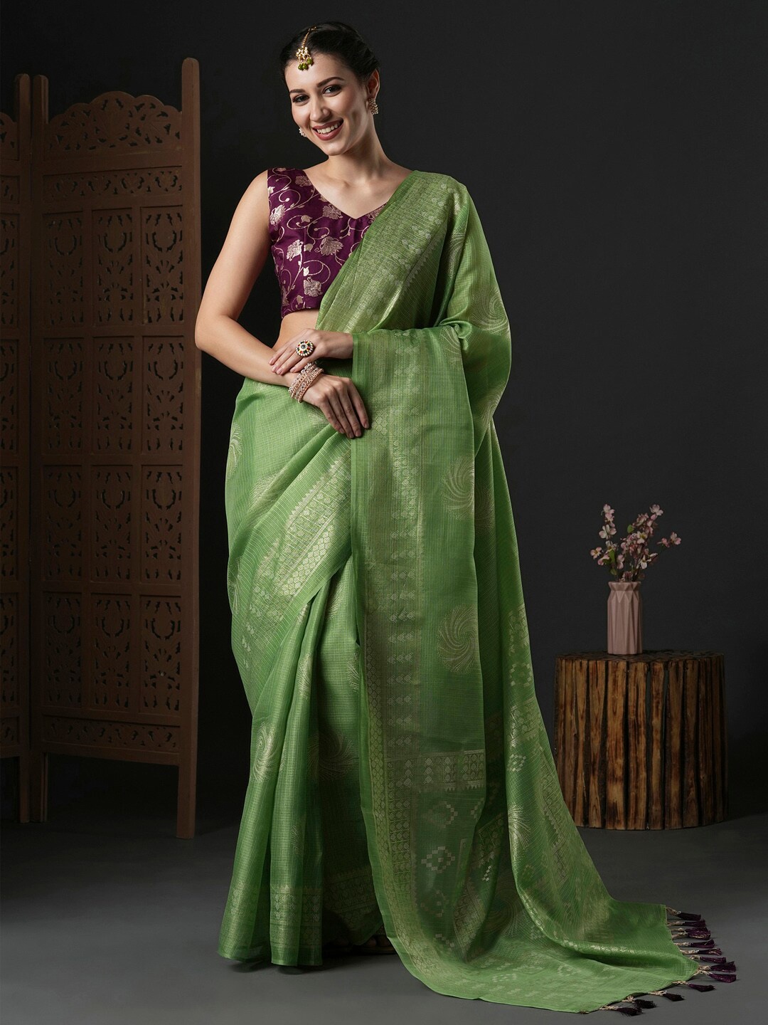 

Anouk Green & Gold-Toned Ethnic Motifs Printed Zari Saree